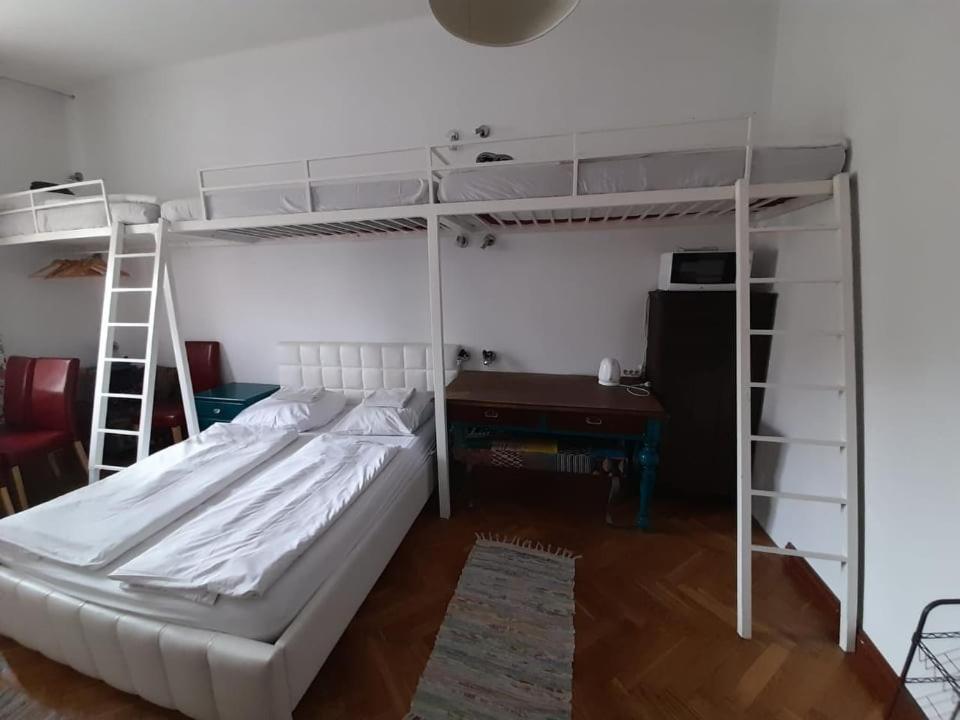 Rodzinna Przestrzen Dla 8 Osob 2 Pokoje Z Lazienka I Mini Aneksem Warschau Buitenkant foto