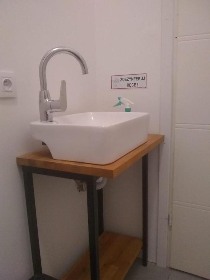Rodzinna Przestrzen Dla 8 Osob 2 Pokoje Z Lazienka I Mini Aneksem Warschau Buitenkant foto